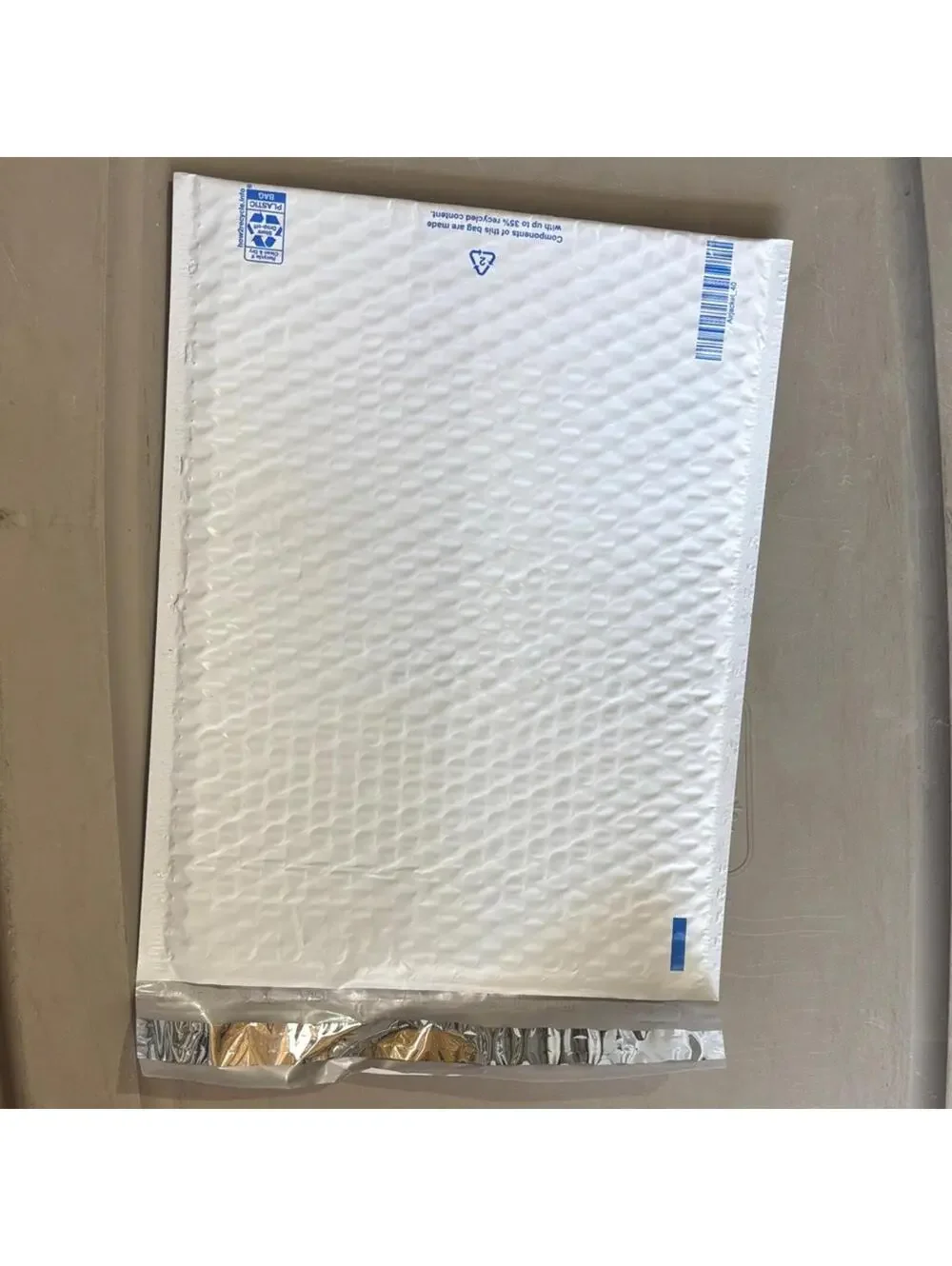 25 White Padded Bubble Mailers 13.25 x 9.5 Shipping Envelopes